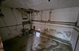 Casă spațioasă cu priveliște spre munte, în Gura Roșiei – Roșia Montană