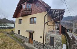 Casă spațioasă cu priveliște spre munte, în Gura Roșiei – Roșia Montană
