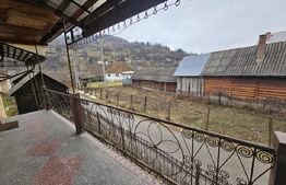 Casă spațioasă cu priveliște spre munte, în Gura Roșiei – Roșia Montană