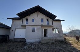Casă P+1 semifinisată, 250 mp, garaj, teren generos, zona Partos