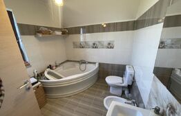 Casă spațioasă cu etaj | Curte superbă | Zonă liniștită