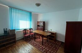 Casă de vânzare 7 camere, 300 mp utili, teren 839 mp, zonă centrală