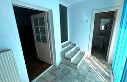 Casă de vânzare 7 camere, 300 mp utili, teren 839 mp, zonă centrală
