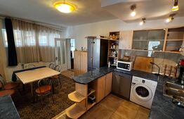 Casă de vânzare 7 camere, 300 mp utili, teren 839 mp, zonă centrală