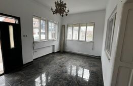 Casa de vânzare, 6 camere, 198 mp utili, teren 644 mp, zonă centrală