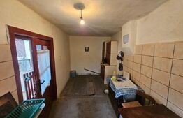 Casă spațioasă cu 4 camere, bucătărie de vară și teren, Cugir