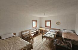 Teren 22.267 mp (intravilan + extravilan) cu construcție, Trâncești, Scărișoara