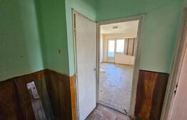 Apartament 2 camere, 52 mp, decomandat, etaj 2 – necesită renovare, Cugir