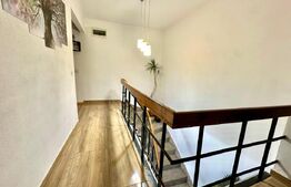 Apartament cu scara interioara, 100 mp, 5 camere, 2 bai, Cetate