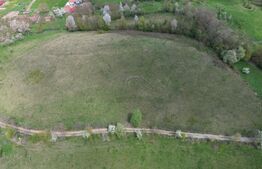 Teren 16.871 mp cu utilități la intrare și panoramă superbă