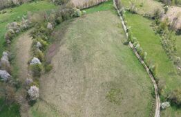 Teren 16.871 mp cu utilități la intrare și panoramă superbă