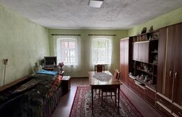 Casă cu 3 camere, teren 1180 mp, în comuna Săsciori