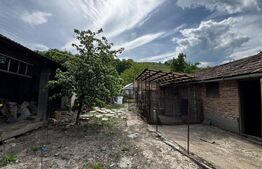 Casă cu 3 camere, teren 1180 mp, în comuna Săsciori