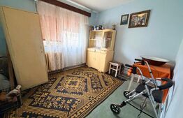 Apartament cu 3 camere, 47mp, etaj intermediar, Cugir