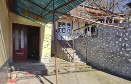 Casa 5 camere, 2 bucatarii, 140 mp, curte si gradina, zona Blaj