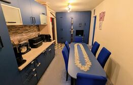 Apartament 2 camere, decomandat, etajul 2, zona Cetate