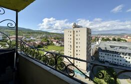 Apartament 3 camere decomandat, 76 mp, vedere panoramică, zona Cetate