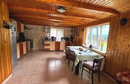 Casă spațioasă cu 4 camere, 150 mp, pivniță și teren de 1.144 mp, zona Sard
