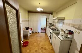 Apartament 3 camere decomandat, 76 mp, 2 băi, balcon, etaj 2 – Cugir 