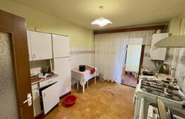 Apartament 3 camere decomandat, 76 mp, 2 băi, balcon, etaj 2 – Cugir 