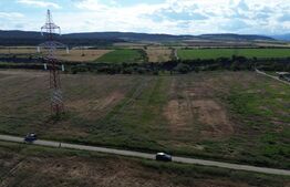 Teren intravilan 2.056 mp | Două fronturi stradale | Zonă rezidențială Petrești