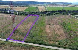 Teren intravilan 2.056 mp | Două fronturi stradale | Zonă rezidențială Petrești