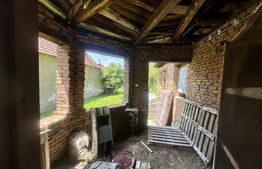 Casa la rosu, 100 mp, 1200mp teren, zona Vinerea - Cugir