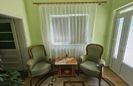 Casă renovată, 4.237mp teren intravilan, dublu front stradal, Războieni-Cetate