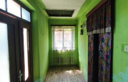 Casa cu teren de vanzare, 370 mp, zona Sibot