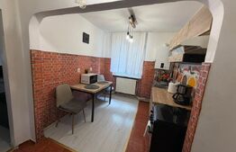 Apartament cu doua camere, 55 mp, semidecmandat, zona Cetate