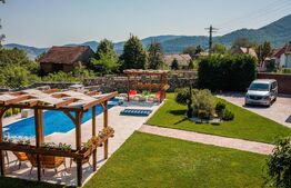 Pensiune cu piscină și teren de 3.000 mp | Zonă turistică Livezile – Rimetea
