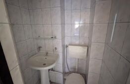 Apartament cu 2 camere, decomandat, 55 mp, 2 bai, zona Cetate