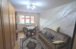 Apartament cu 2 camere, decomandat, 55 mp, 2 bai, zona Cetate