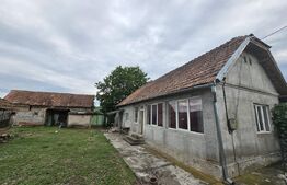 Casă de vanzare, 94 mp, teren intravilan 2.698 mp, Cisteiu de Mureș