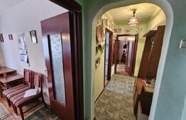Apartament cu 4 camere, 77 mp, etaj 2, zona Dallas - Aiud