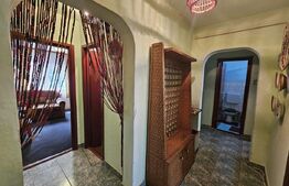 Apartament cu 4 camere, 77 mp, etaj 2, zona Dallas - Aiud