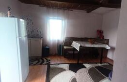 Casa de vanzare, 35 mp, 865 mp teren, zona Unirea 
