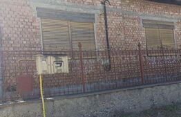 Casa de vanzare, 98 mp, zona Razboieni Cetate