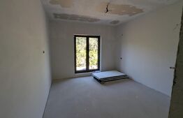Casa individuala de vanzare in Micesti, partea cu padurea