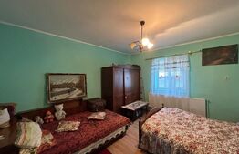 Casa de vanzare, 3 camere, 105 mp, teren 2.327 mp, zona Bucerdea Granoasa