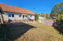 Casă 3 camere cu 2.194 mp teren intravilan– Vingard