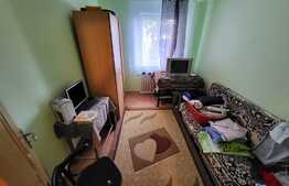 Apartament 3 camere, semidecomandat, zona Bulevard