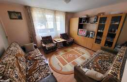 Apartament 3 camere, semidecomandat, zona Bulevard