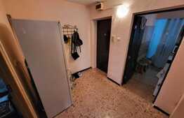 Apartament 3 camere, semidecomandat, zona Bulevard