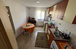 Apartament 4 camere , 75 mp - zona Cetate-Mercur 