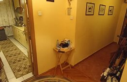 Apartament 4 camere, et.2, in M-uri, vedere spre parc.