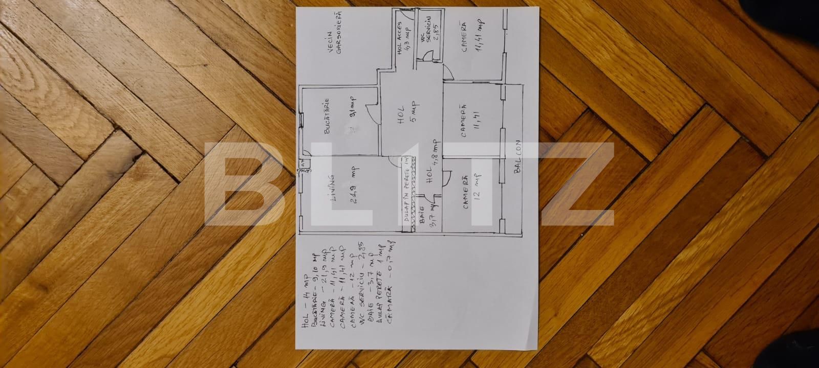 Apartament 4 camere, et.2, in M-uri, vedere spre parc.