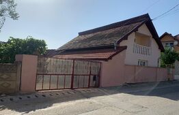 Casa de 160 mp, teren 1672 mp, zona Paclisa