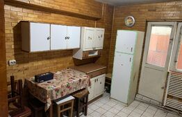 Apartament de 3 camere, 72 mp, balcon, zona Cetate