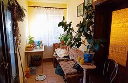 Apartament 2 camere, la casa, decomandat, zona Cetate